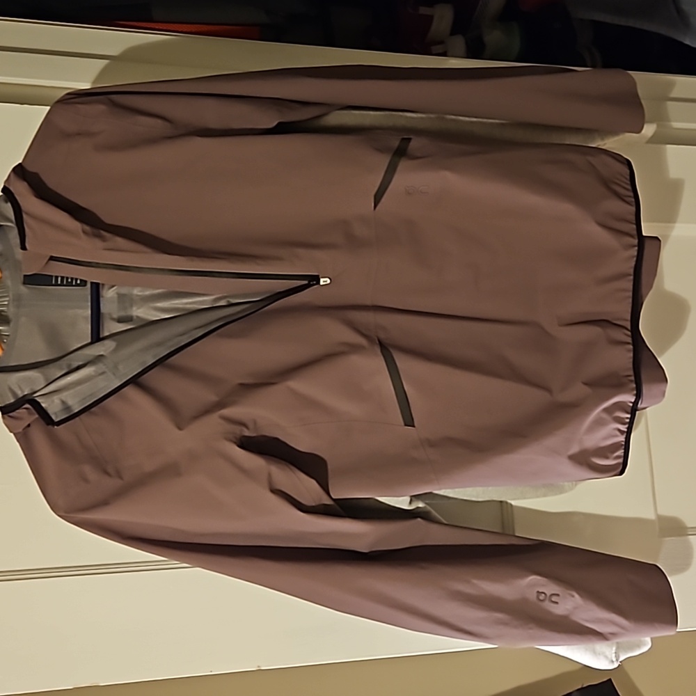 On running all weather womens hooded pullover rain jacket size small